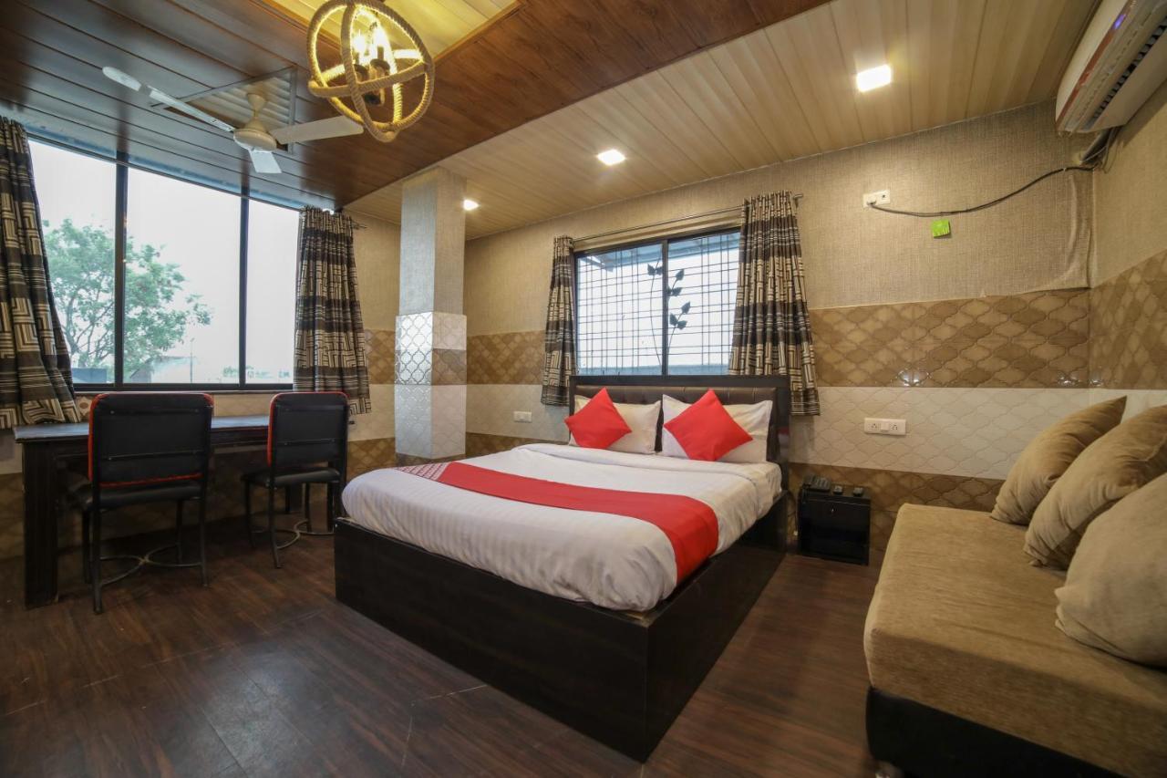 Oyo Flagship Hotel Chandani Rāipur Екстериор снимка
